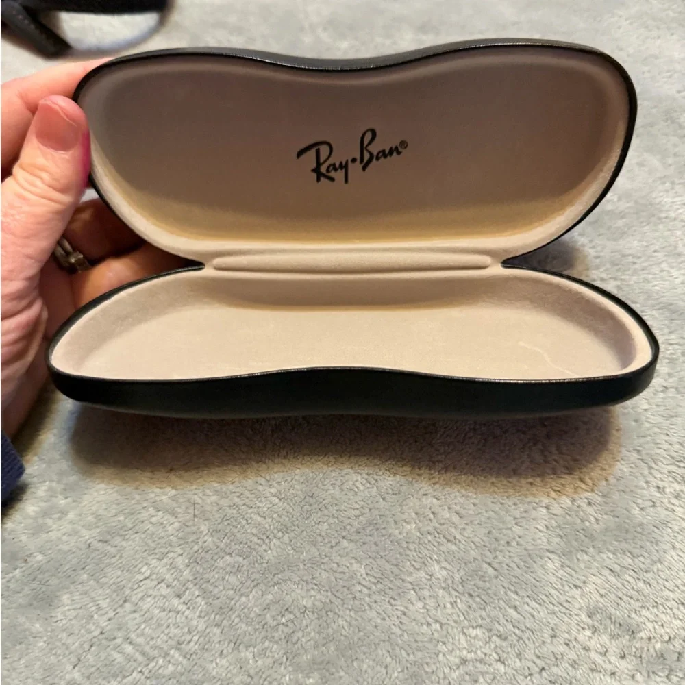 Ray-Ban Black Hard Sunglasses Case Clamshell‎ Authentic Replacement